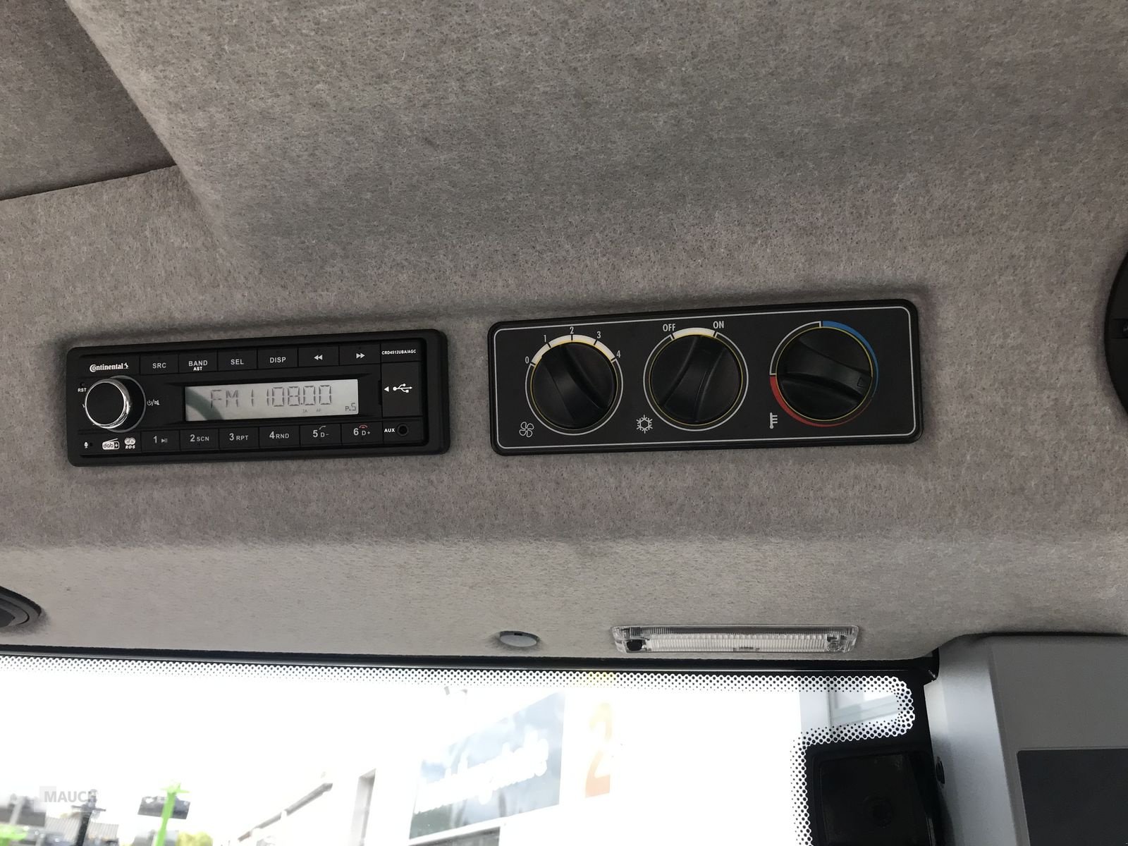 Traktor του τύπου Valtra G135 VERSU, Neumaschine σε Burgkirchen (Φωτογραφία 14)