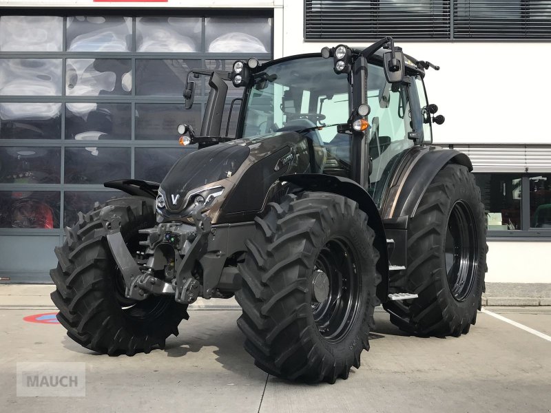 Traktor des Typs Valtra G135 VERSU, Neumaschine in Burgkirchen (Bild 1)