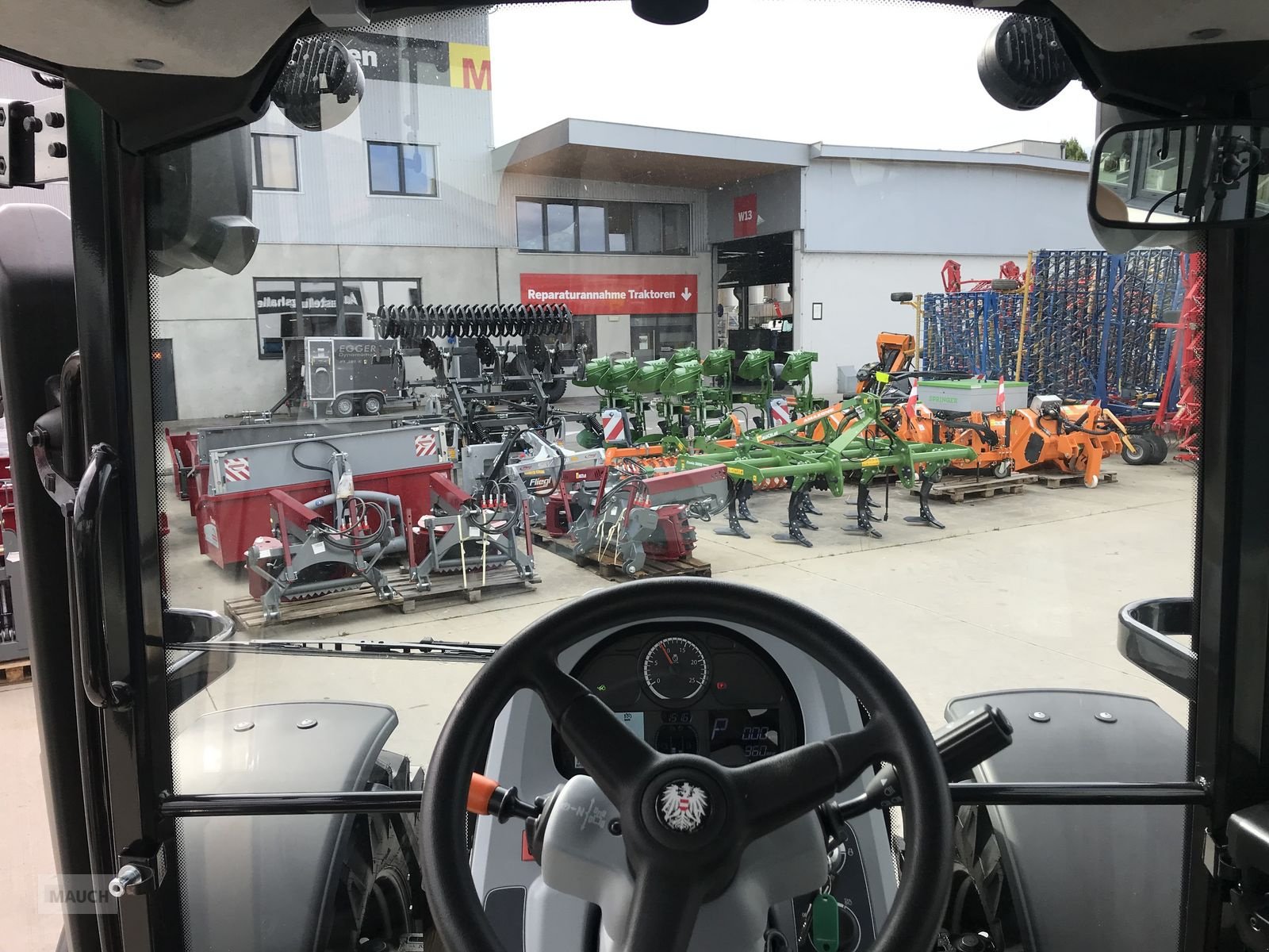 Traktor του τύπου Valtra G135 VERSU, Neumaschine σε Burgkirchen (Φωτογραφία 11)