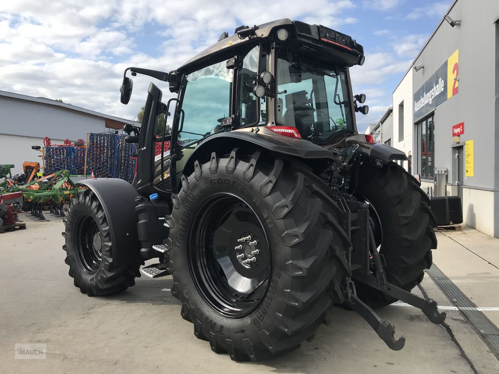 Traktor του τύπου Valtra G135 VERSU, Neumaschine σε Burgkirchen (Φωτογραφία 3)