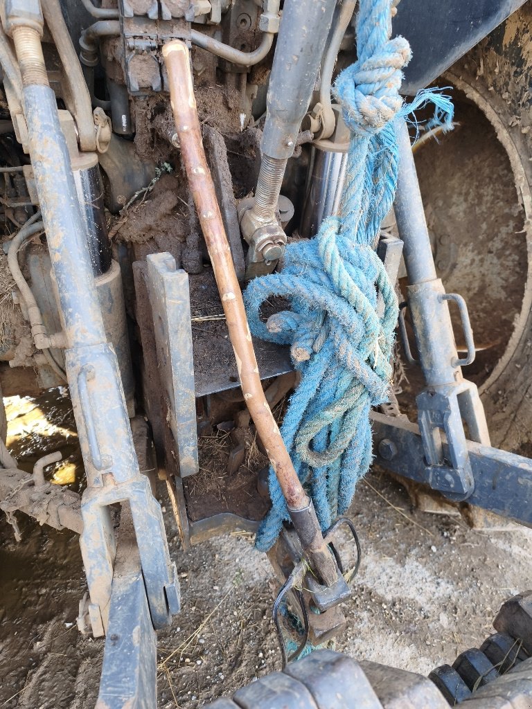 Traktor des Typs Valtra G135, Gebrauchtmaschine in LABASTIDE MURAT (Bild 10)