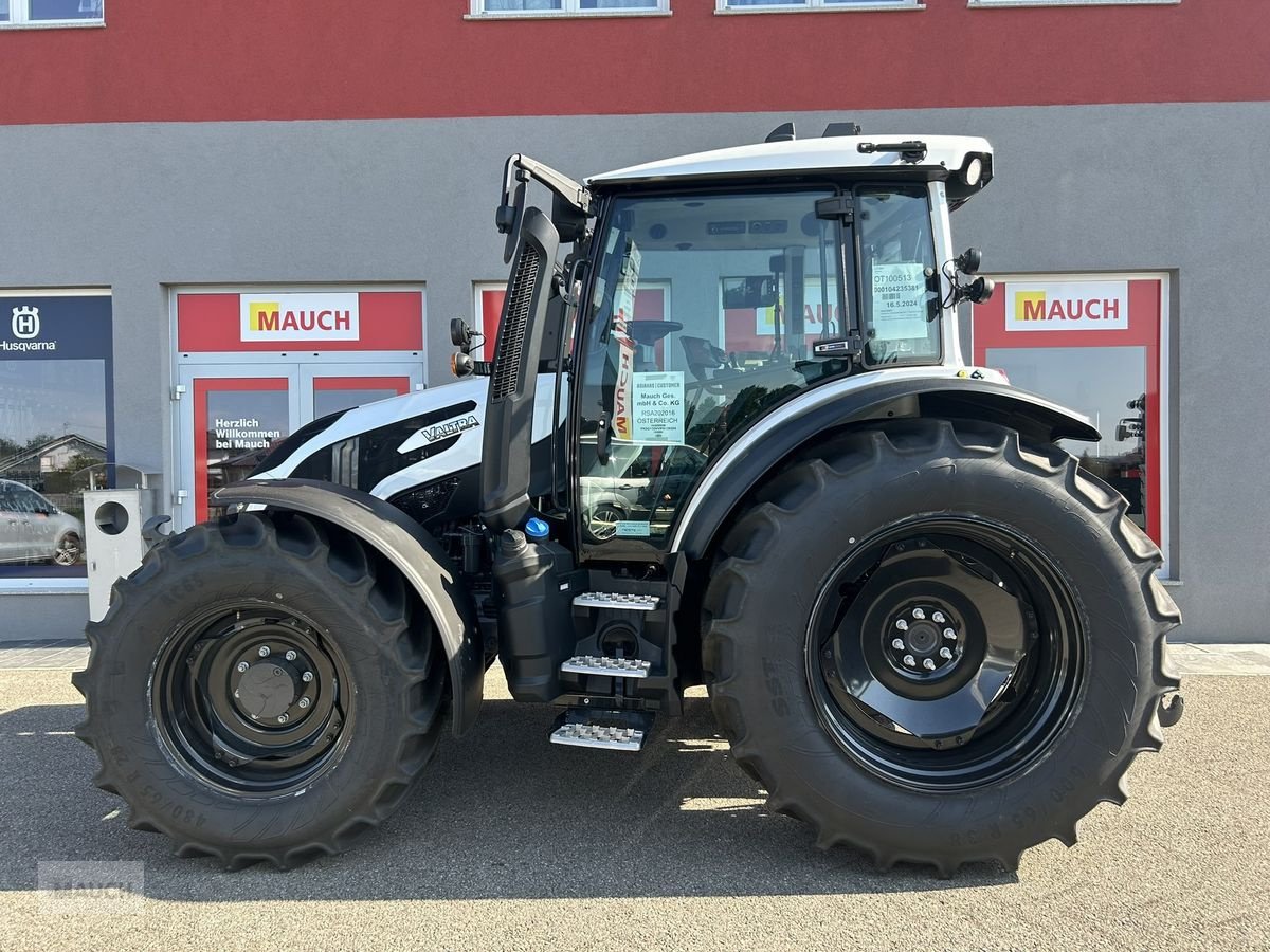 Traktor des Typs Valtra G135, Neumaschine in Burgkirchen (Bild 7)