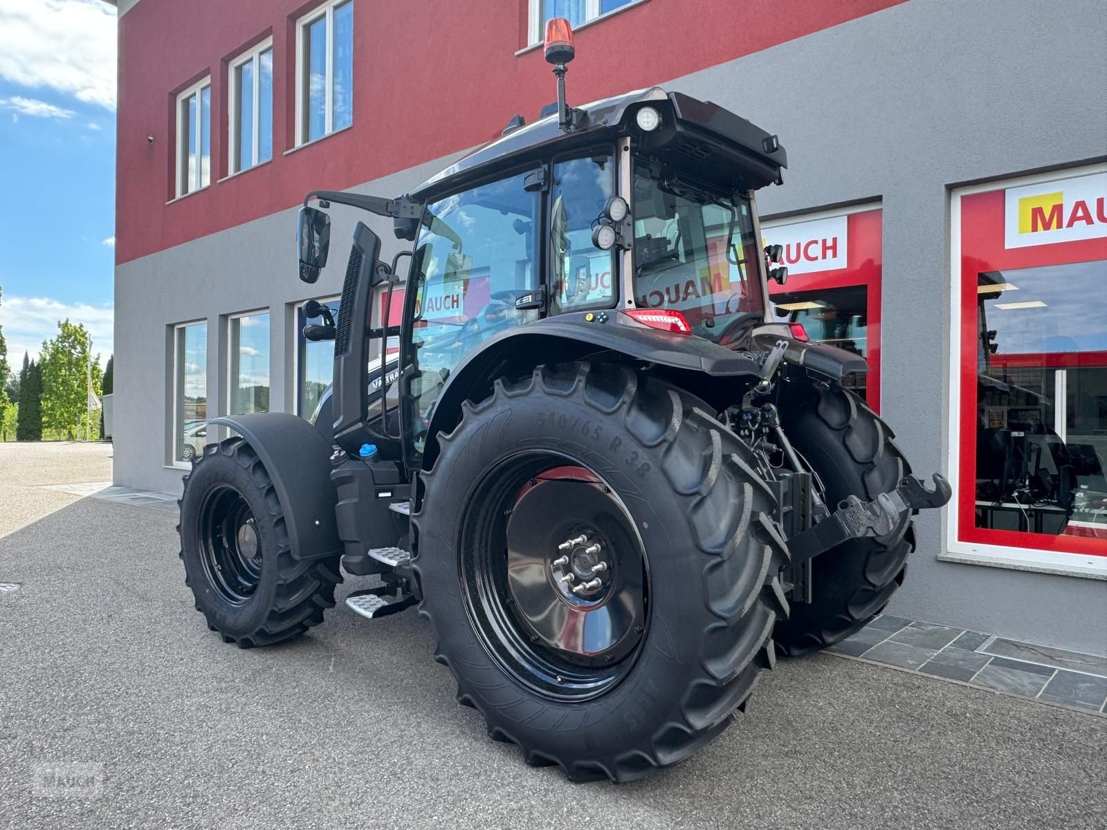 Traktor типа Valtra G135, Neumaschine в Burgkirchen (Фотография 4)