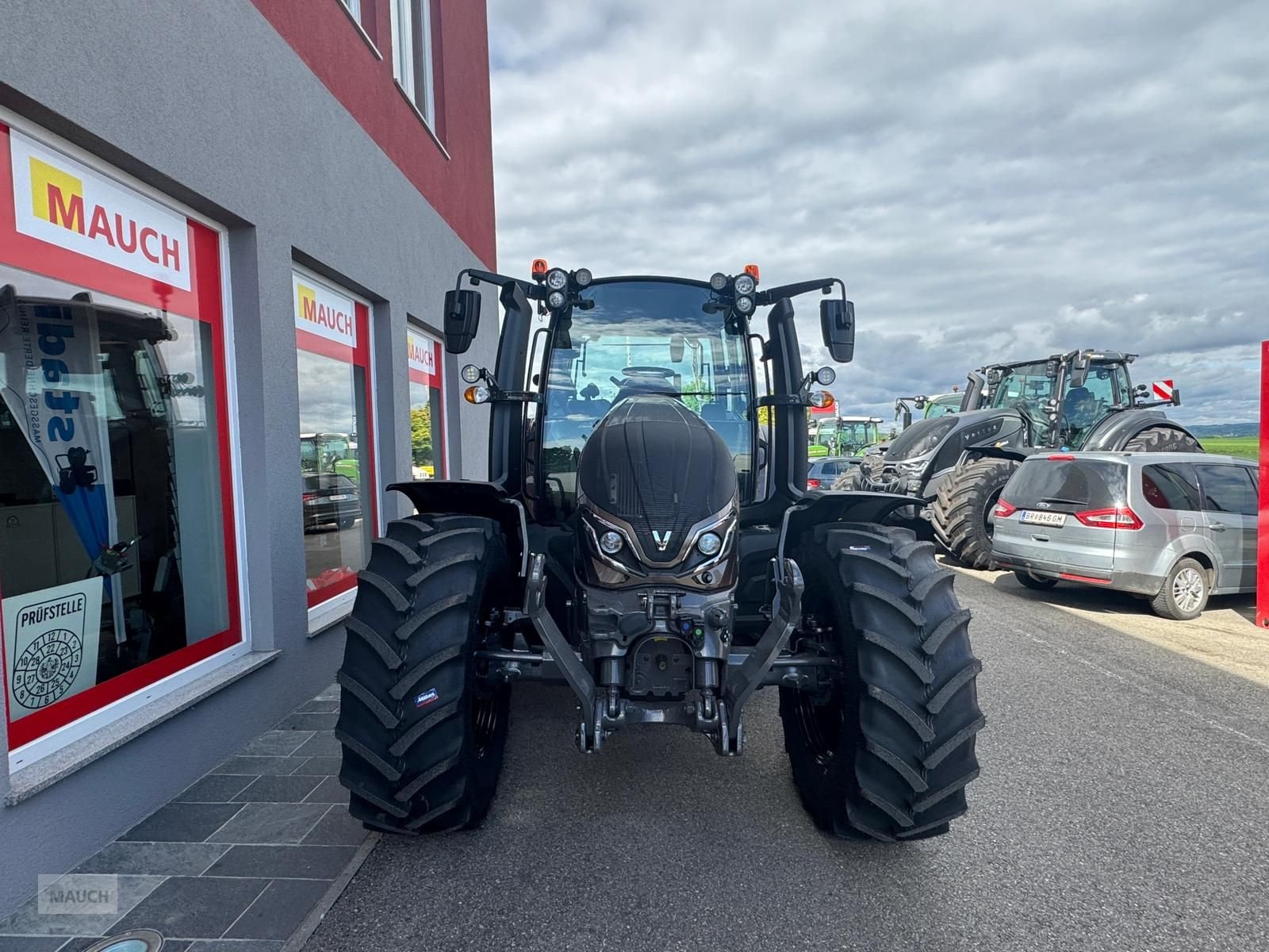 Traktor типа Valtra G135, Neumaschine в Burgkirchen (Фотография 9)