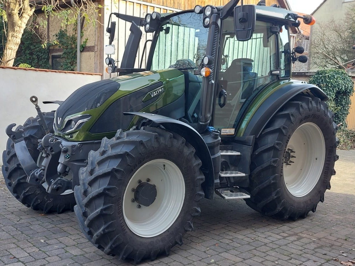 Traktor typu Valtra G135, Gebrauchtmaschine v Gnodstadt (Obrázek 1)