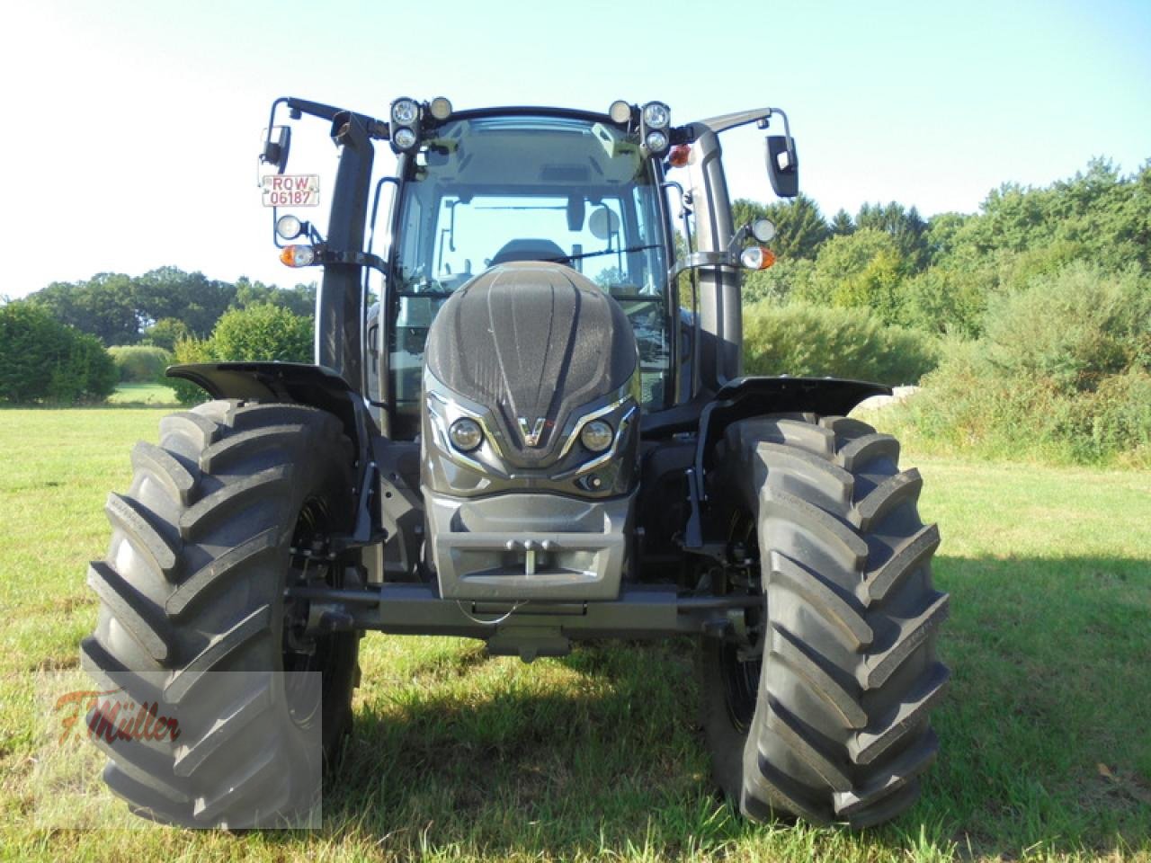 Traktor za tip Valtra G135A BLACK EDITION, Neumaschine u Taaken (Slika 6)