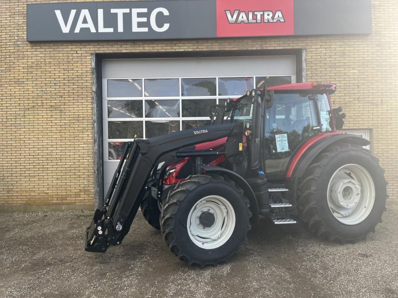 Traktor of the type Valtra G135A, Gebrauchtmaschine in Egtved (Picture 1)