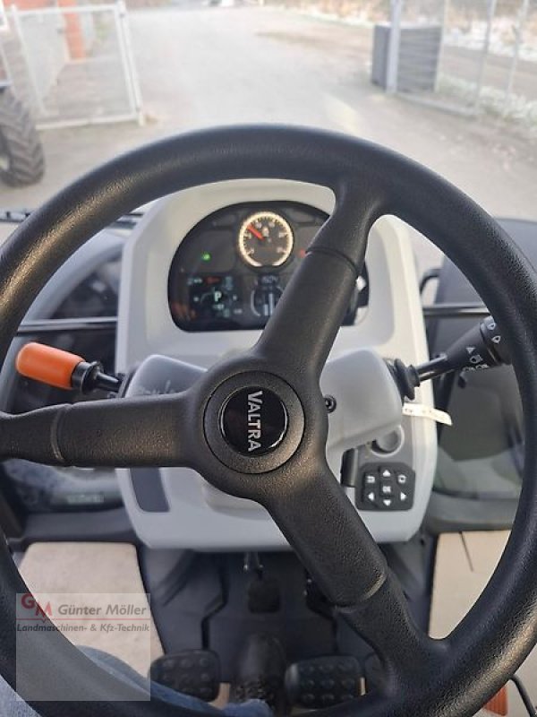 Traktor типа Valtra G135A, Neumaschine в St. Michaelisdonn (Фотография 13)