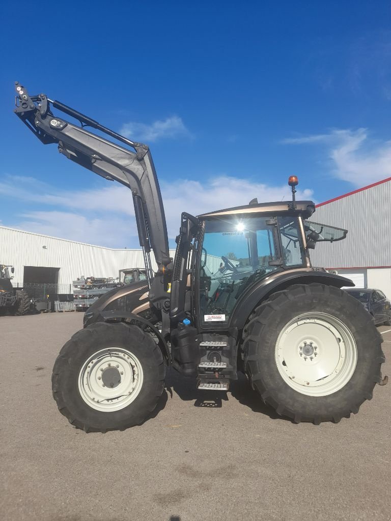 Traktor vrste Valtra G135h, Gebrauchtmaschine v Neufchâtel-en-Bray (Slika 2)