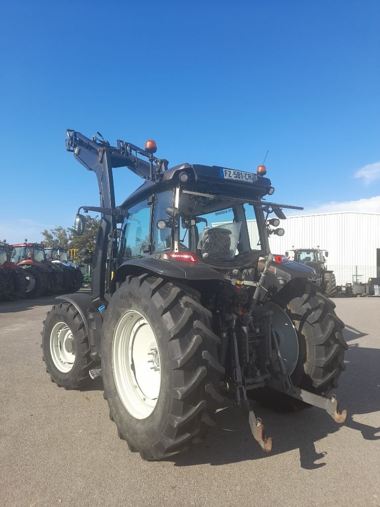 Traktor типа Valtra G135h, Gebrauchtmaschine в Neufchâtel-en-Bray (Фотография 5)