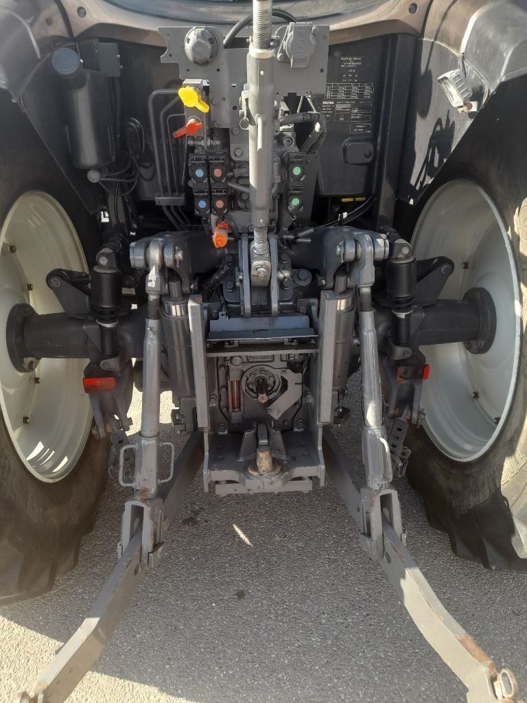 Traktor vrste Valtra G135h, Gebrauchtmaschine v Neufchâtel-en-Bray (Slika 4)