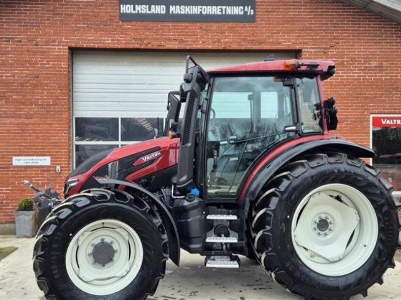 Traktor типа Valtra G135V 1B9, Gebrauchtmaschine в Skanderborg (Фотография 1)