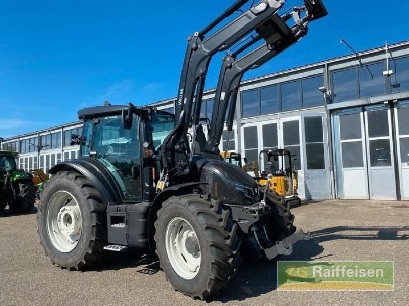Traktor типа Valtra G135V 1B9, Gebrauchtmaschine в Bühl (Фотография 2)