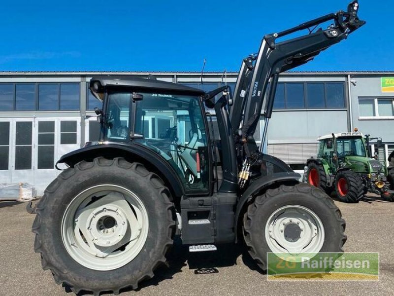 Traktor типа Valtra G135V 1B9, Gebrauchtmaschine в Bühl (Фотография 1)