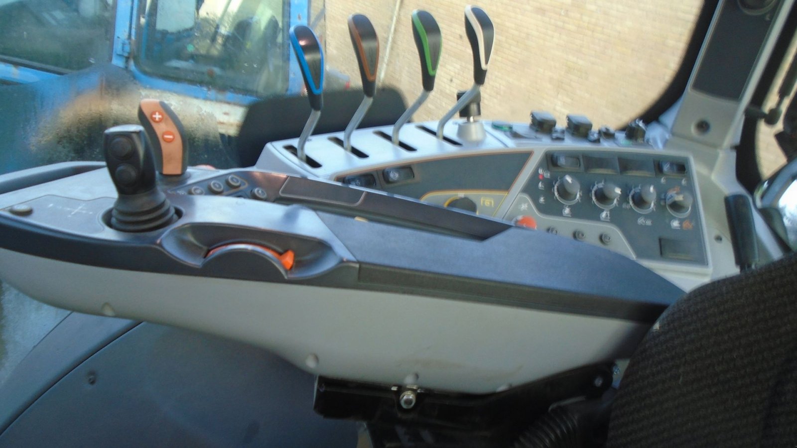 Traktor typu Valtra Kun kørt 1130 Timer, Gebrauchtmaschine v Viborg (Obrázek 7)