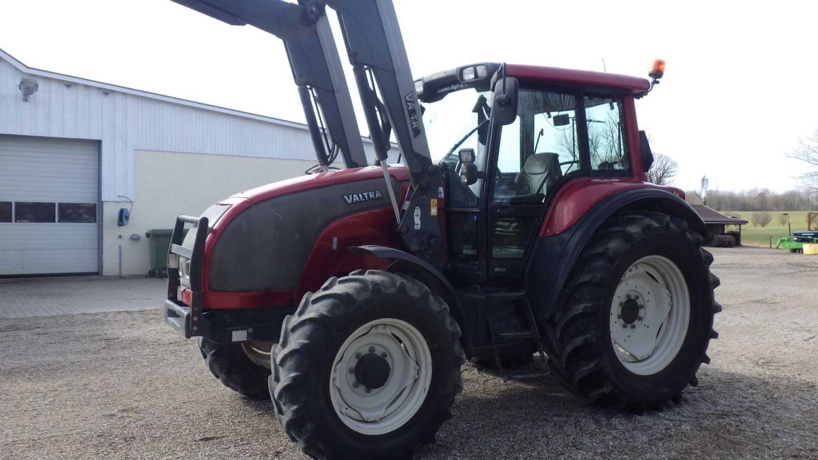 Traktor typu Valtra M120, Gebrauchtmaschine v Ringsted (Obrázek 3)