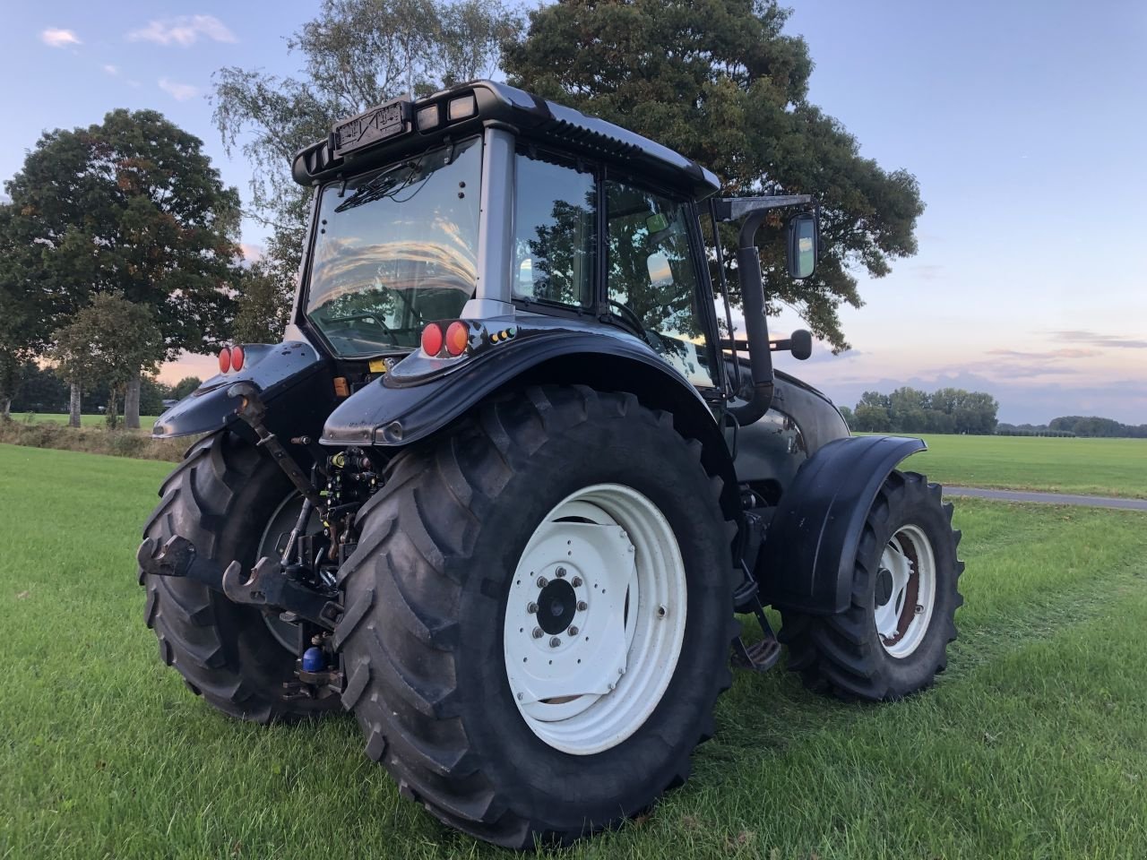 Traktor tip Valtra M120, Gebrauchtmaschine in Nieuw Heeten (Poză 7)