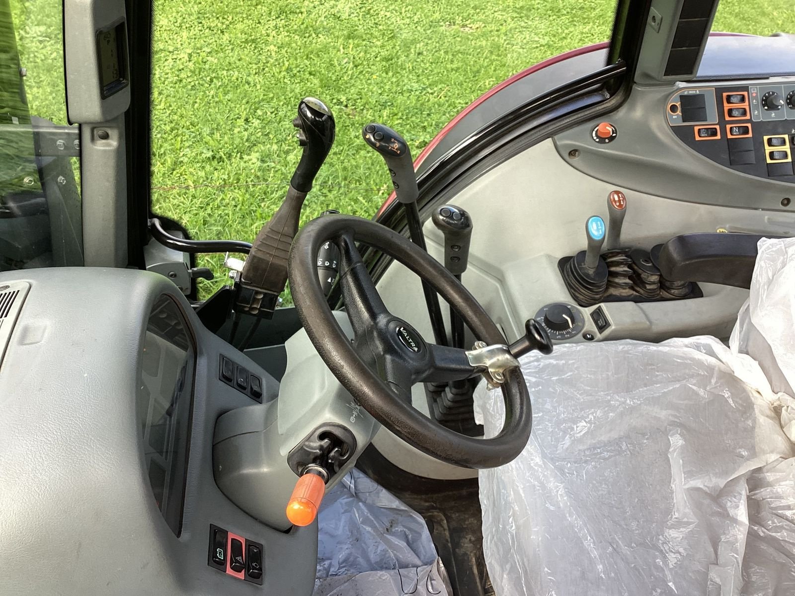 Traktor a típus Valtra N 103.4 HiTech5, Gebrauchtmaschine ekkor: Bezau (Kép 12)