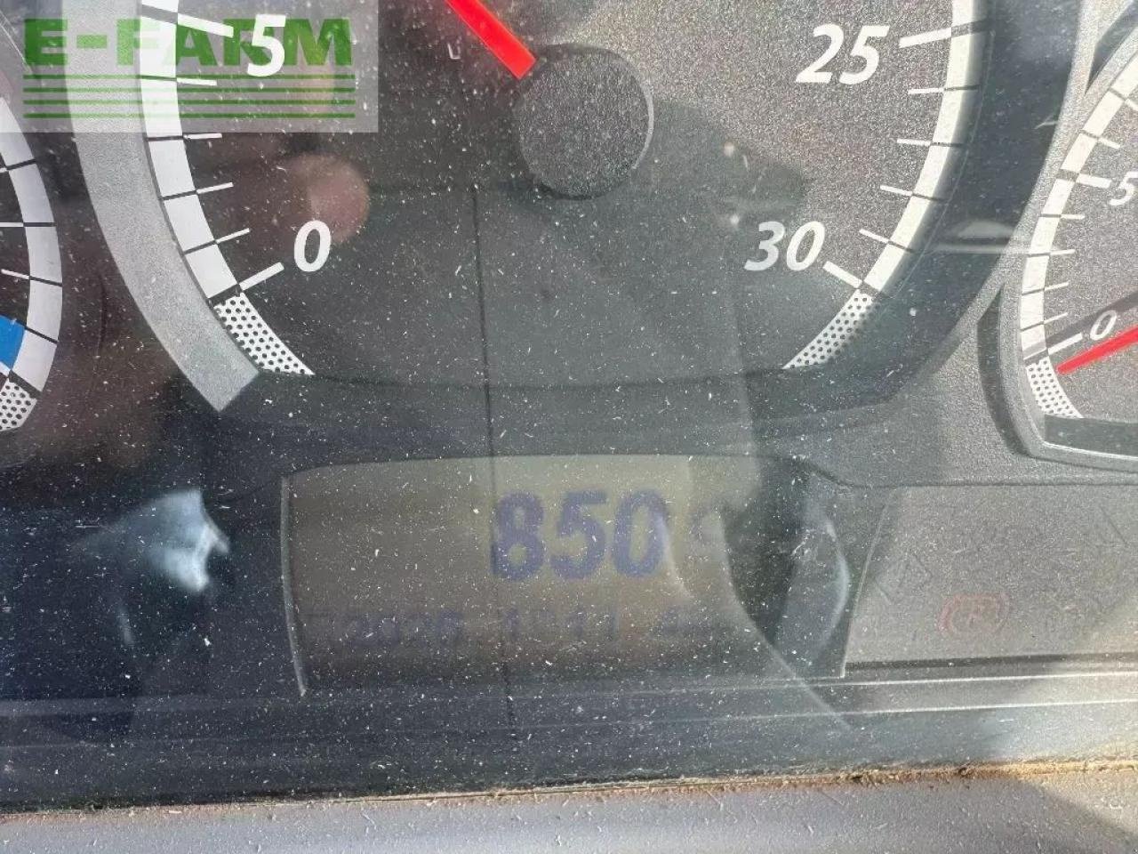 Traktor del tipo Valtra n 104 h5, Gebrauchtmaschine en SAINTE-GENEVIÈVE-SUR-ARGENCE (Imagen 6)