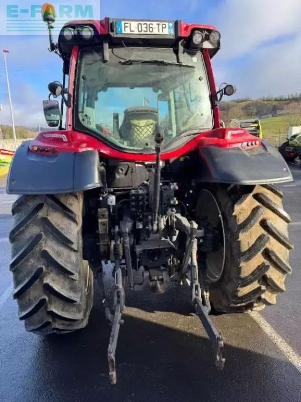 Traktor του τύπου Valtra n 104 h5, Gebrauchtmaschine σε SAINTE-GENEVIÈVE-SUR-ARGENCE (Φωτογραφία 4)