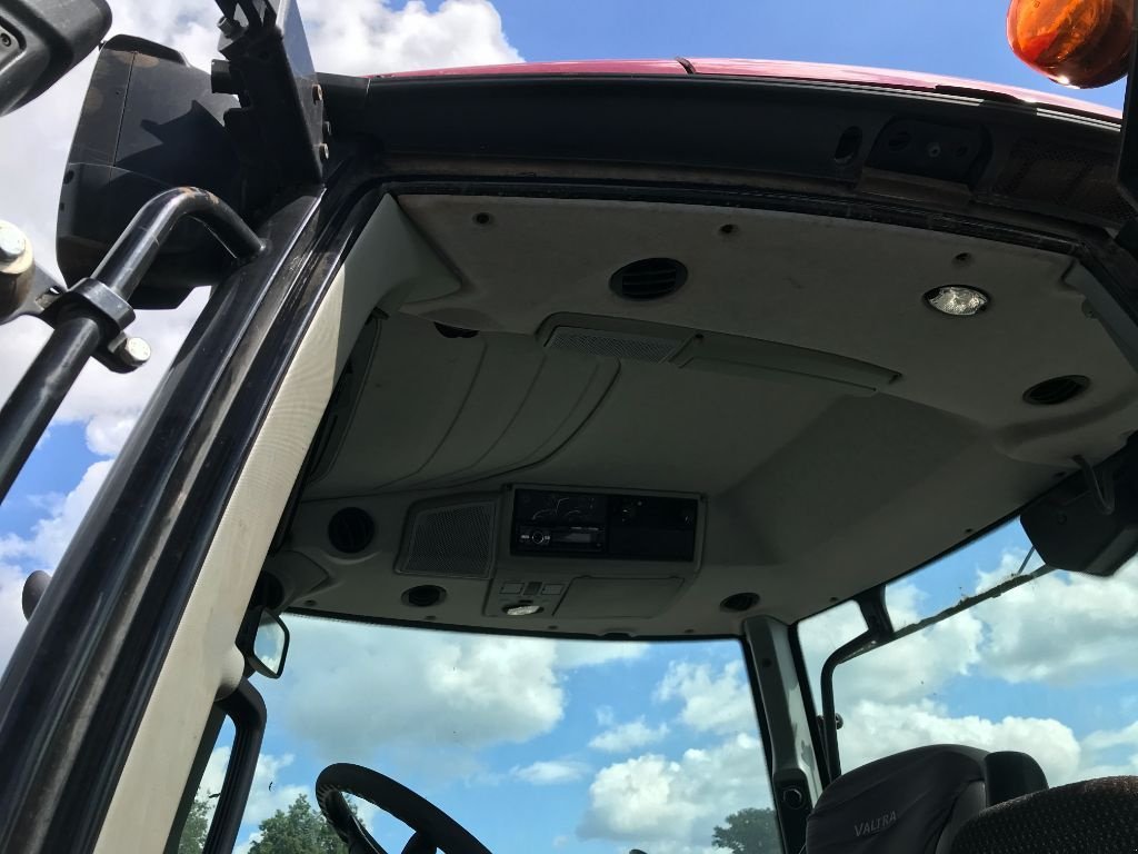 Traktor του τύπου Valtra N 104 HITECH, Gebrauchtmaschine σε UZERCHE (Φωτογραφία 9)