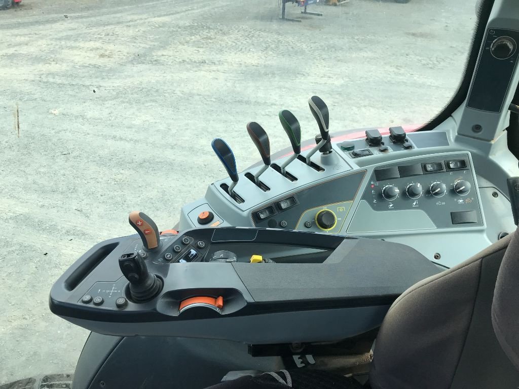 Traktor του τύπου Valtra N 104 HITECH, Gebrauchtmaschine σε UZERCHE (Φωτογραφία 11)