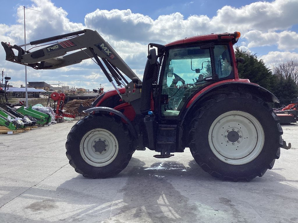 Traktor typu Valtra N 104 HiTech, Gebrauchtmaschine w AUMONT AUBRAC (Zdjęcie 3)