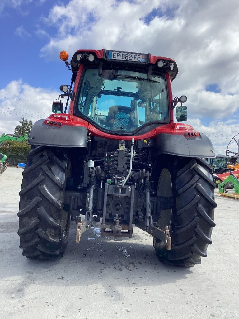 Traktor typu Valtra N 104 HiTech, Gebrauchtmaschine w AUMONT AUBRAC (Zdjęcie 2)