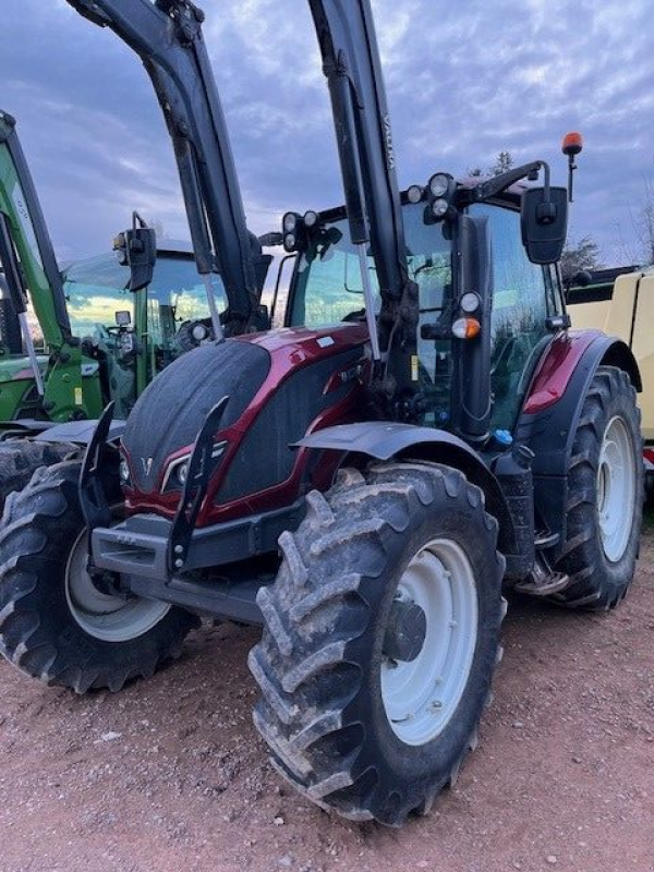 Traktor от тип Valtra N 104 HITECH5, Gebrauchtmaschine в CHAMPLECY (Снимка 1)