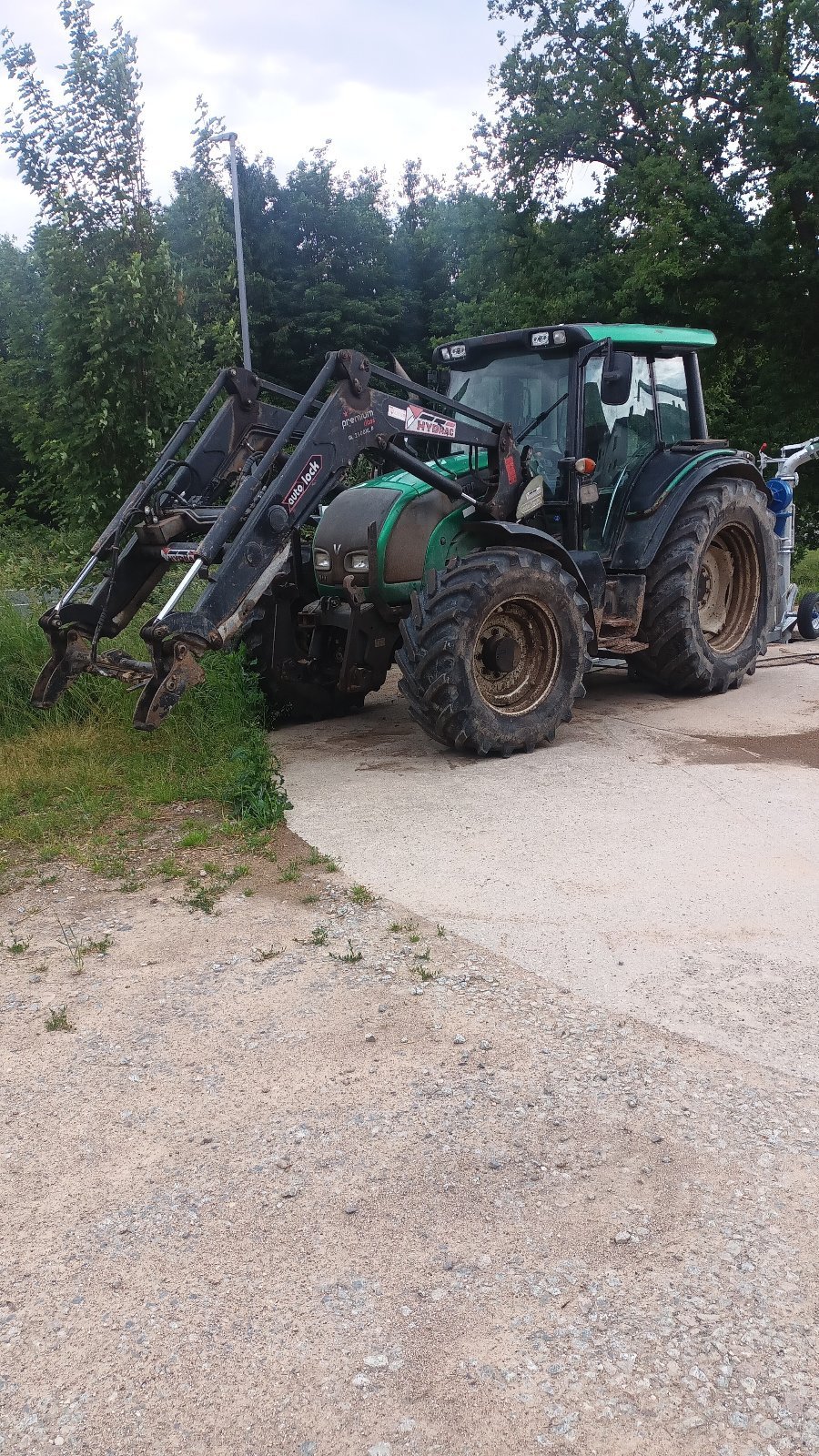Traktor типа Valtra N 111 eh, Gebrauchtmaschine в Bruck in der Oberpfalz  (Фотография 1)
