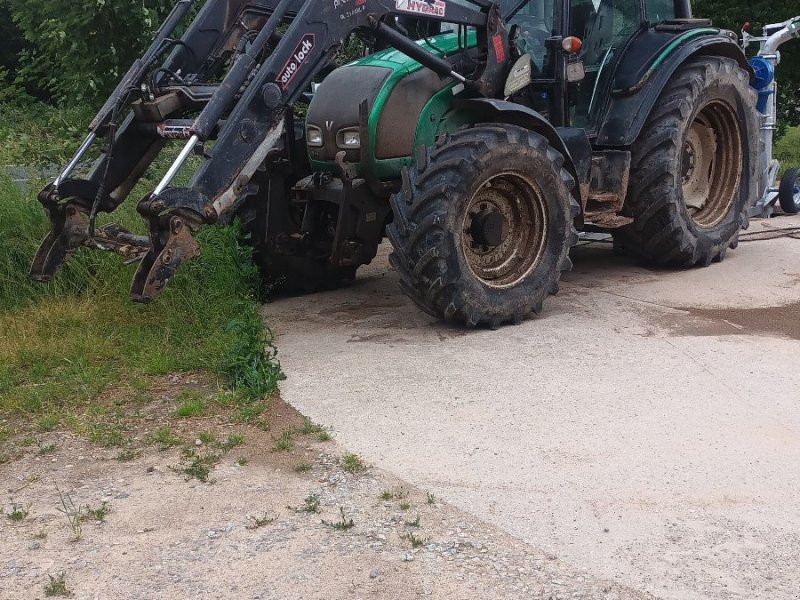 Traktor des Typs Valtra N 111 eh, Gebrauchtmaschine in Bruck in der Oberpfalz  (Bild 1)