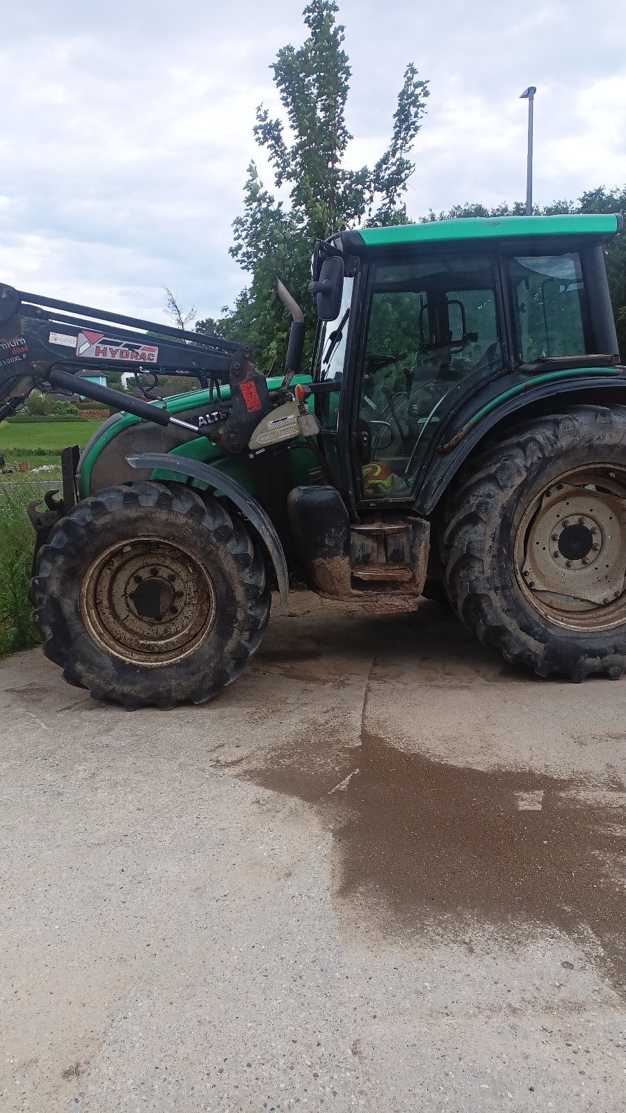 Traktor типа Valtra N 111 eh, Gebrauchtmaschine в Bruck in der Oberpfalz  (Фотография 2)