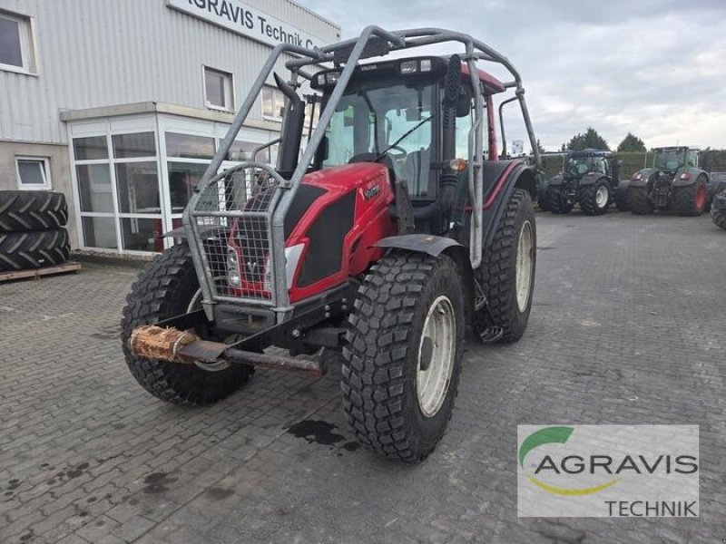 Traktor des Typs Valtra N 113 H3, Gebrauchtmaschine in Calbe / Saale (Bild 1)