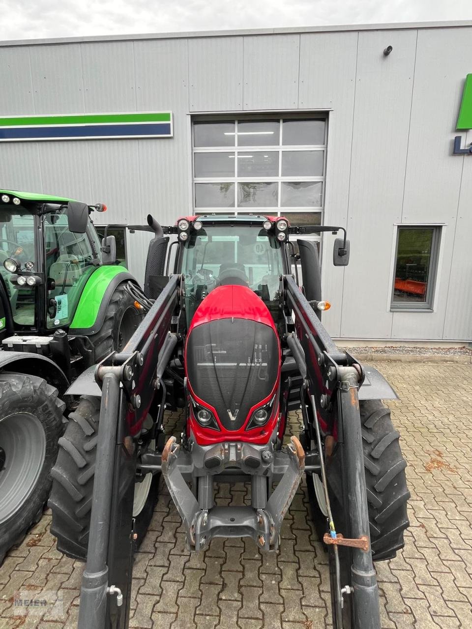 Traktor от тип Valtra N 114 Hightec, Gebrauchtmaschine в Delbrück (Снимка 6)