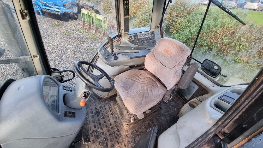 Traktor of the type Valtra N 121, Gebrauchtmaschine in Savigny sur Braye (Picture 4)