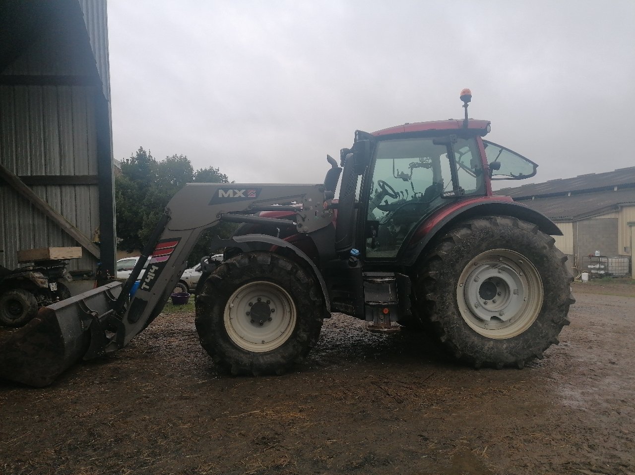 Traktor tip Valtra N 134 A, Gebrauchtmaschine in Combourg (Poză 1)