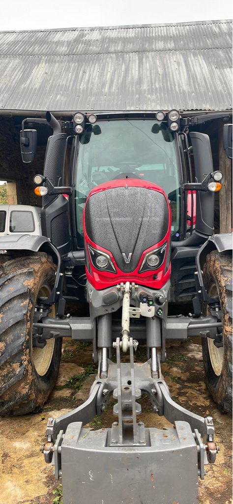 Traktor типа Valtra N 134 A, Gebrauchtmaschine в Millau (Фотография 10)