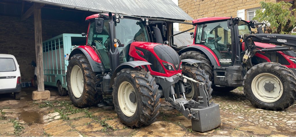 Traktor типа Valtra N 134 A, Gebrauchtmaschine в Millau (Фотография 2)