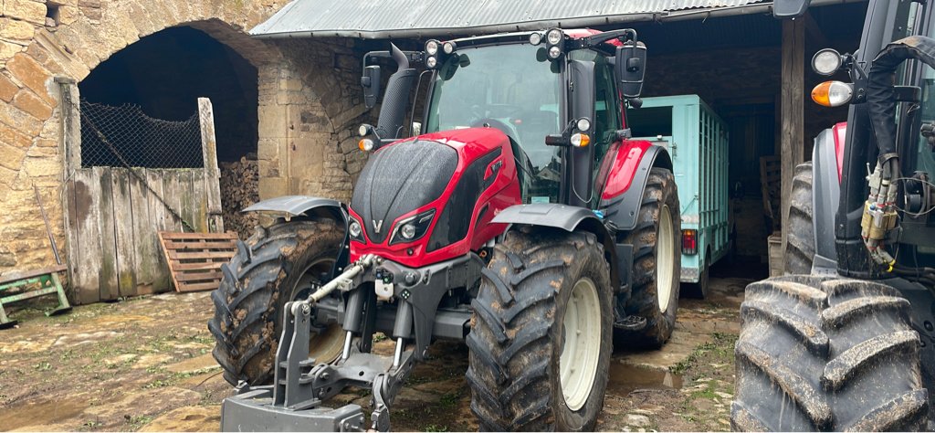 Traktor типа Valtra N 134 A, Gebrauchtmaschine в Millau (Фотография 1)