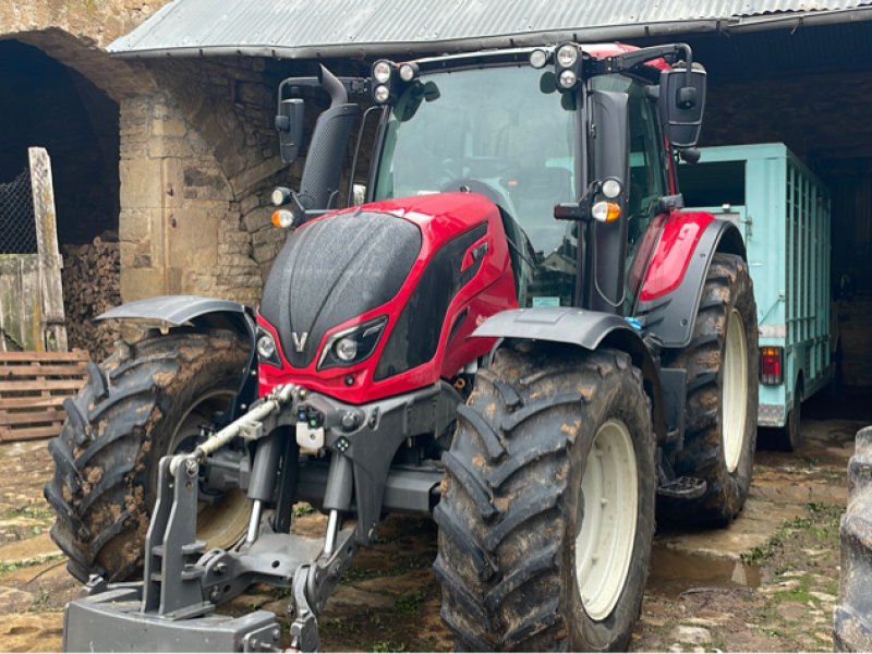Traktor du type Valtra N 134 A, Gebrauchtmaschine en Millau (Photo 1)