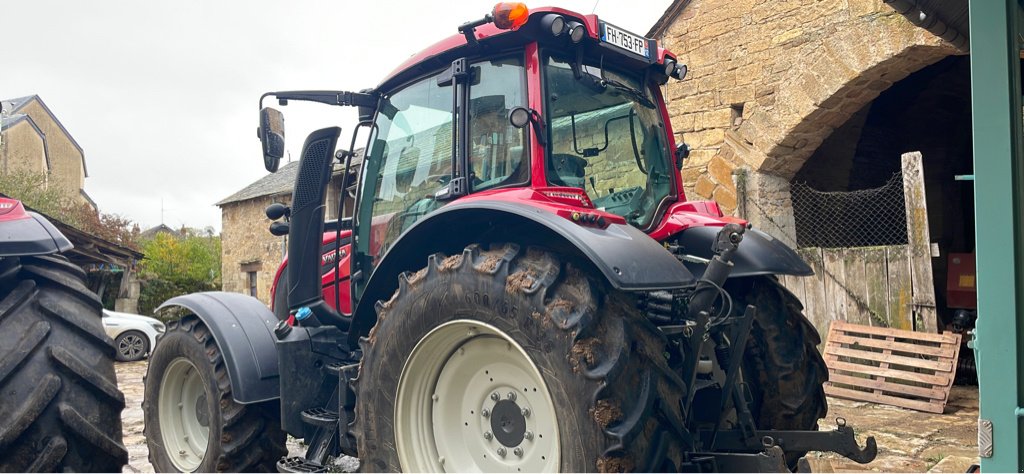 Traktor типа Valtra N 134 A, Gebrauchtmaschine в Millau (Фотография 3)