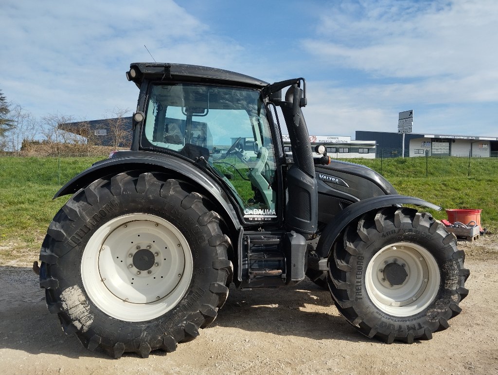 Traktor типа Valtra N 134 ACTIVE, Gebrauchtmaschine в Saint-Affrique (Фотография 11)