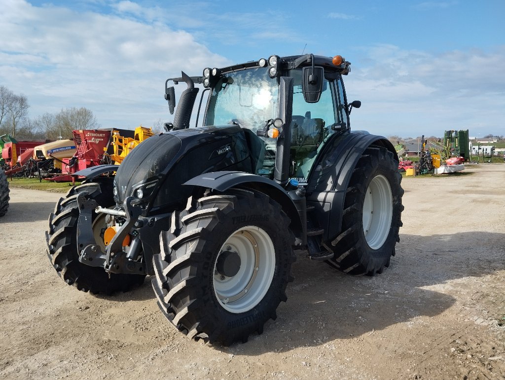 Traktor типа Valtra N 134 ACTIVE, Gebrauchtmaschine в Saint-Affrique (Фотография 2)