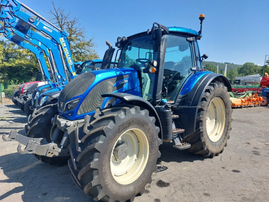 Traktor Türe ait Valtra N 134 D, Gebrauchtmaschine içinde LACAPELLE-MARIVAL (resim 2)