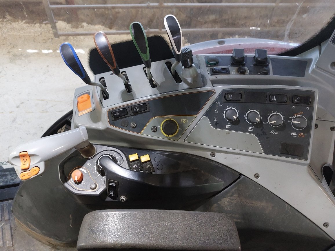 Traktor typu Valtra N 134 H5, Gebrauchtmaschine v LACAPELLE-MARIVAL (Obrázek 8)