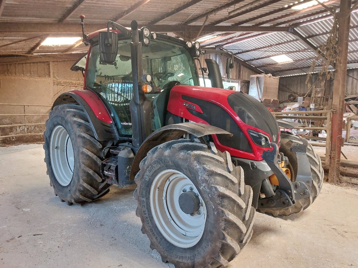 Traktor typu Valtra N 134 H5, Gebrauchtmaschine v LACAPELLE-MARIVAL (Obrázek 1)