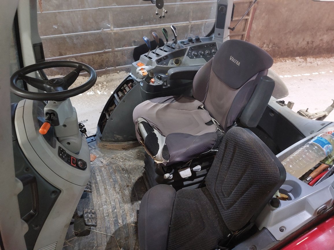 Traktor typu Valtra N 134 H5, Gebrauchtmaschine v LACAPELLE-MARIVAL (Obrázek 7)