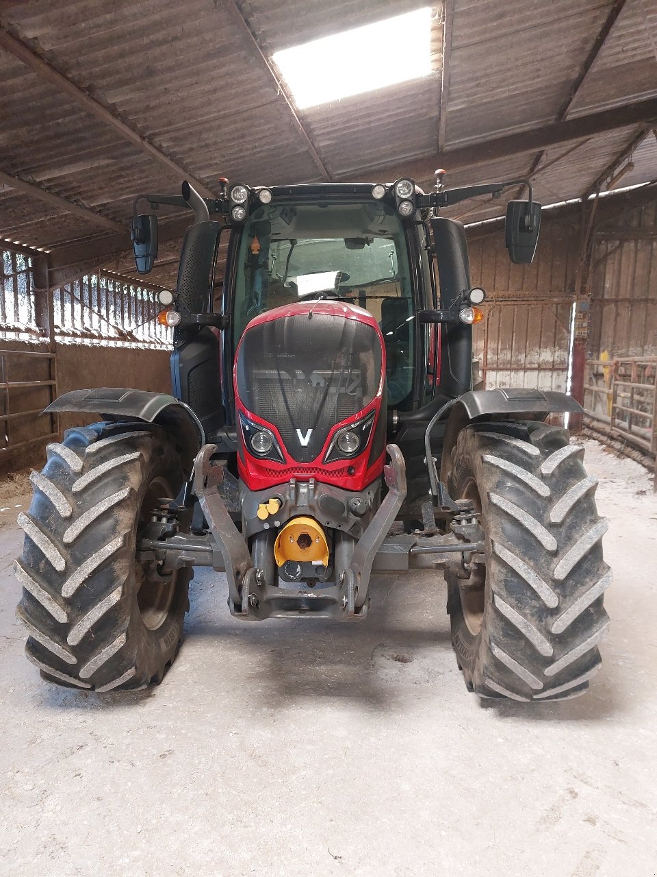 Traktor typu Valtra N 134 H5, Gebrauchtmaschine v LACAPELLE-MARIVAL (Obrázek 3)