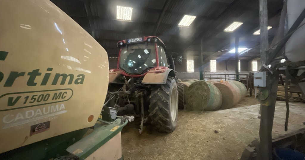 Traktor типа Valtra N 134 H5, Gebrauchtmaschine в Millau (Фотография 3)