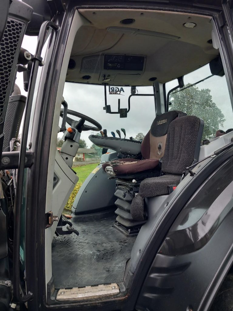 Traktor типа Valtra N 134 HiTech, Gebrauchtmaschine в BRECE (Фотография 10)